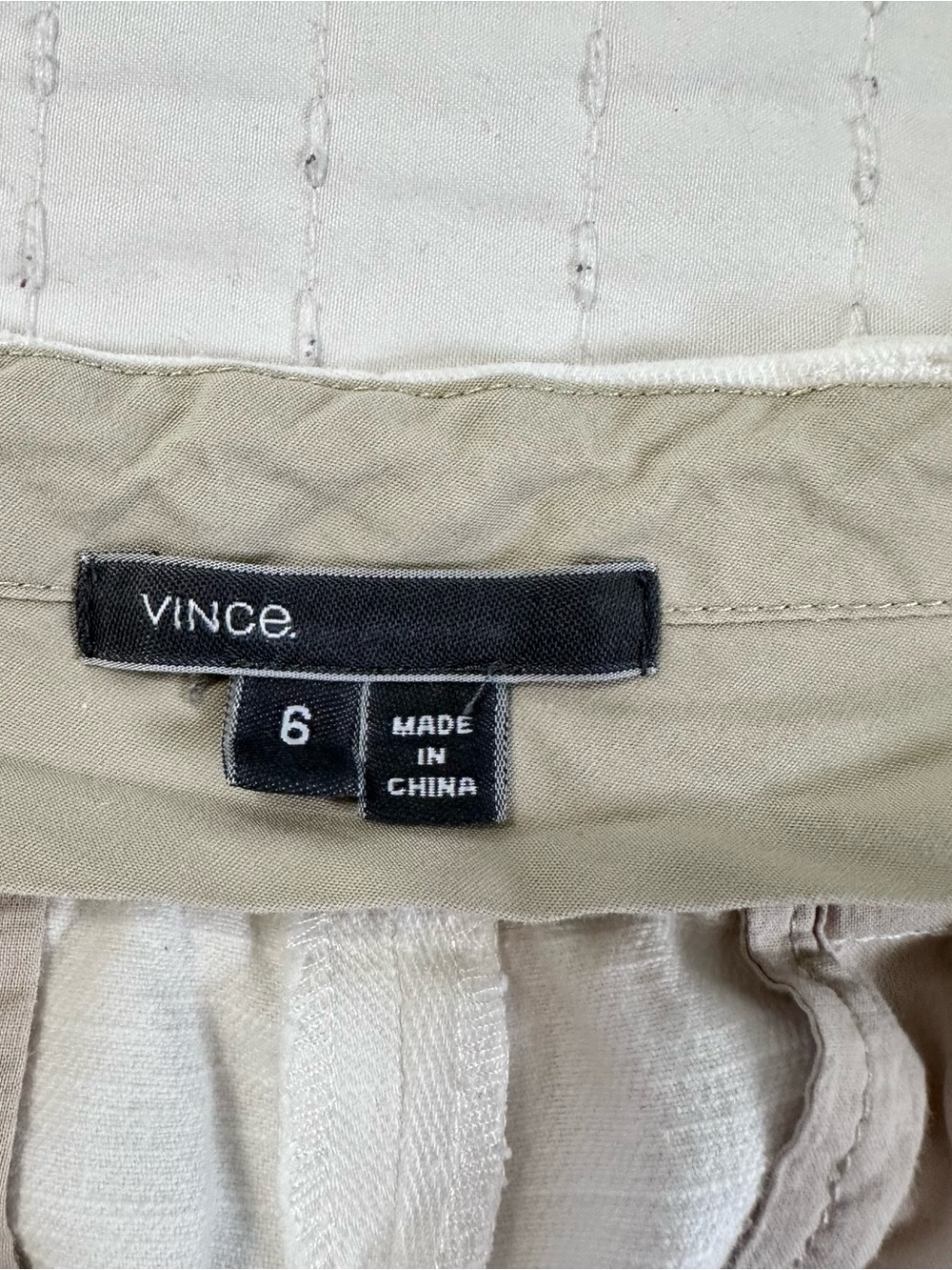 Vince Bermuda Shorts
Women's Size 6 White Cotton/Linen Stretch Flat Front Chino - Picture 9 of 13